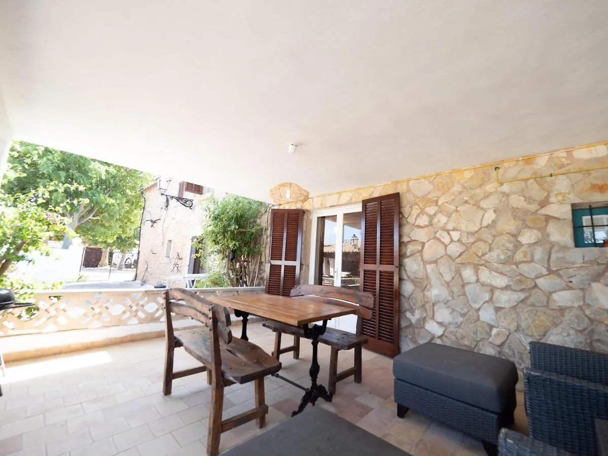 Villa Can Cap de Bou by Alquilair à Pollença