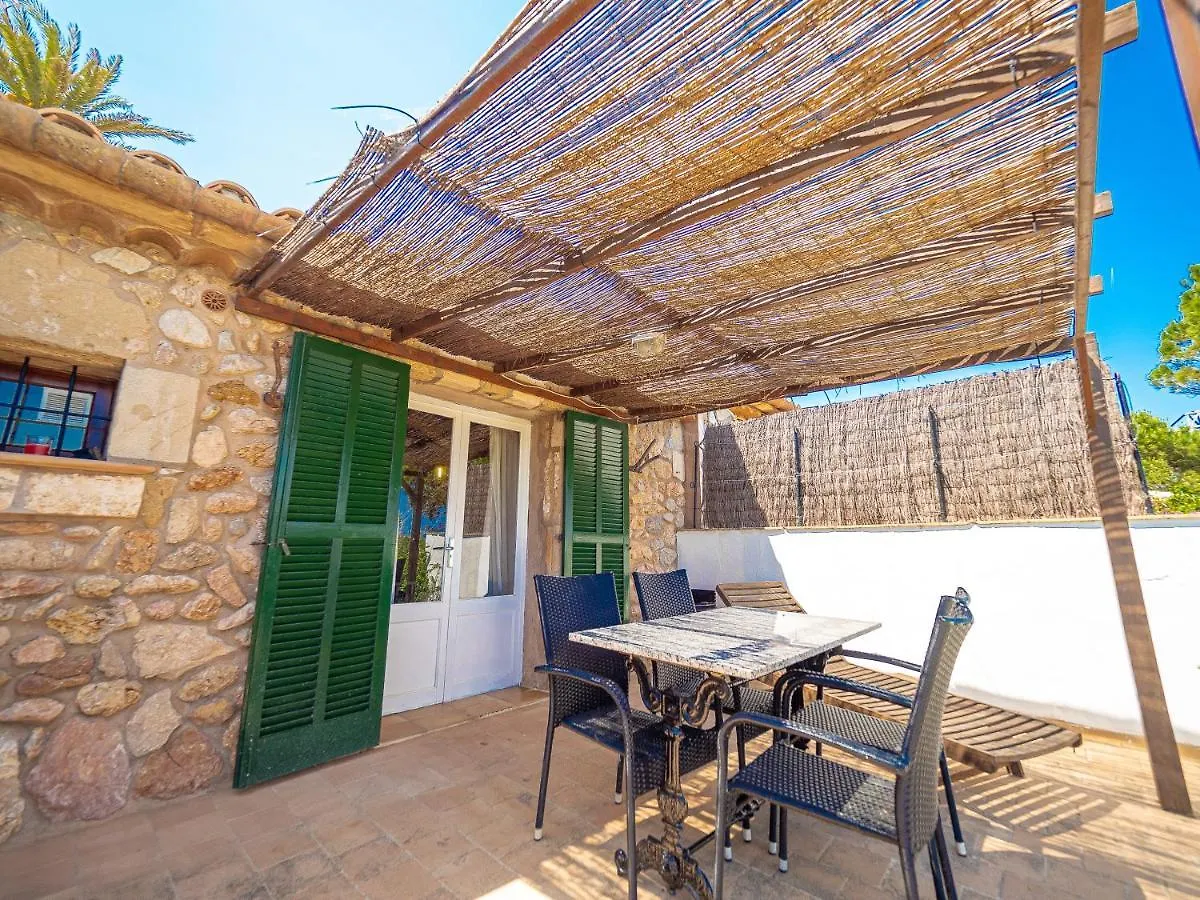 Villa Can Cap de Bou by Alquilair à Pollença