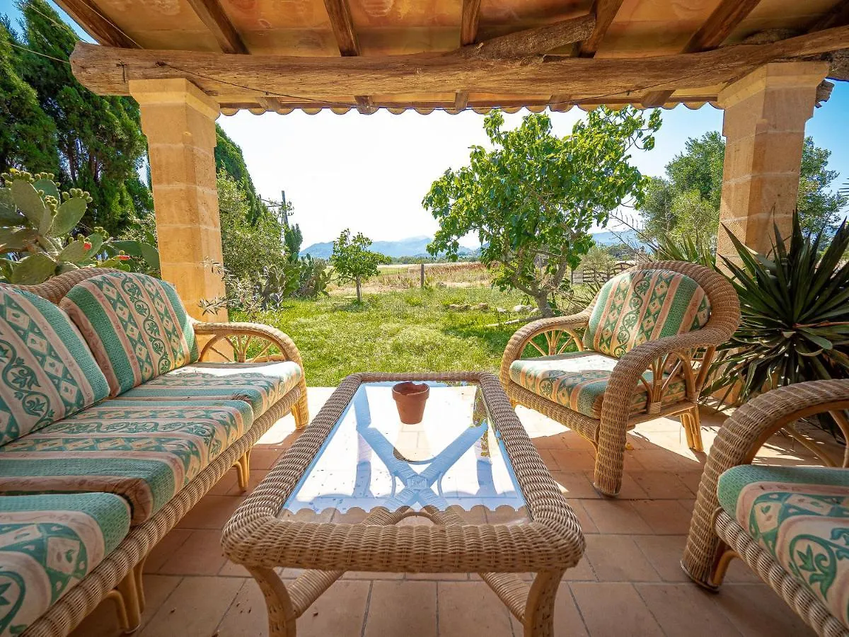 Villa Can Cap de Bou by Alquilair à Pollença